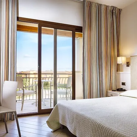 Terradimare Resort&spa سان تيودورو